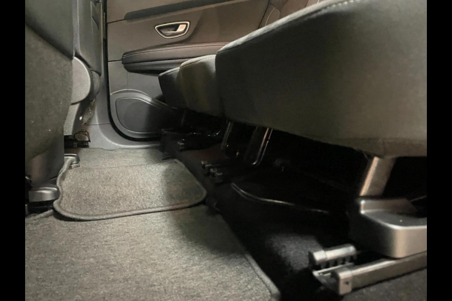 Renault Scénic 1.3 TCe Intens AIRCO CLIMA NAVI STOELVERW PDC CAMERA VELGEN NIEUWSTAAT