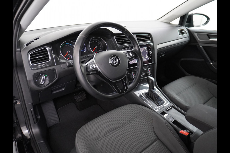 Volkswagen e-Golf AUT. Adaptive Cruise Apple Carplay Android Navi Climatronic Pdc Led Regen-Lichtsensor 36kWh Bluetooth Car-Net App-Connect E-DITION 1e Eigenaar