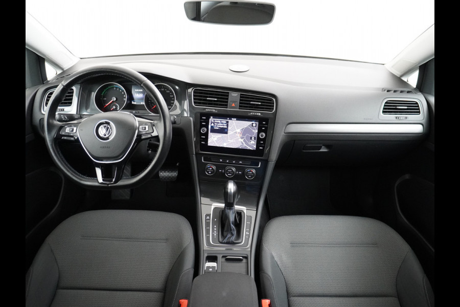 Volkswagen e-Golf AUT. Adaptive Cruise Apple Carplay Android Navi Climatronic Pdc Led Regen-Lichtsensor 36kWh Bluetooth Car-Net App-Connect E-DITION 1e Eigenaar