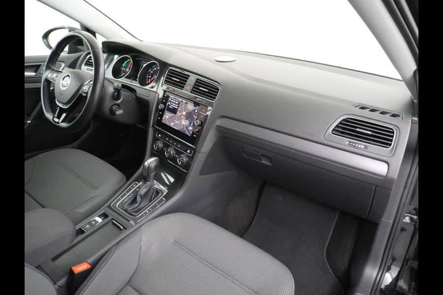 Volkswagen e-Golf AUT. Adaptive Cruise Apple Carplay Android Navi Climatronic Pdc Led Regen-Lichtsensor 36kWh Bluetooth Car-Net App-Connect E-DITION 1e Eigenaar