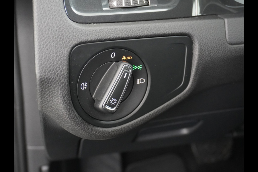 Volkswagen e-Golf AUT. Adaptive Cruise Apple Carplay Android Navi Climatronic Pdc Led Regen-Lichtsensor 36kWh Bluetooth Car-Net App-Connect E-DITION 1e Eigenaar
