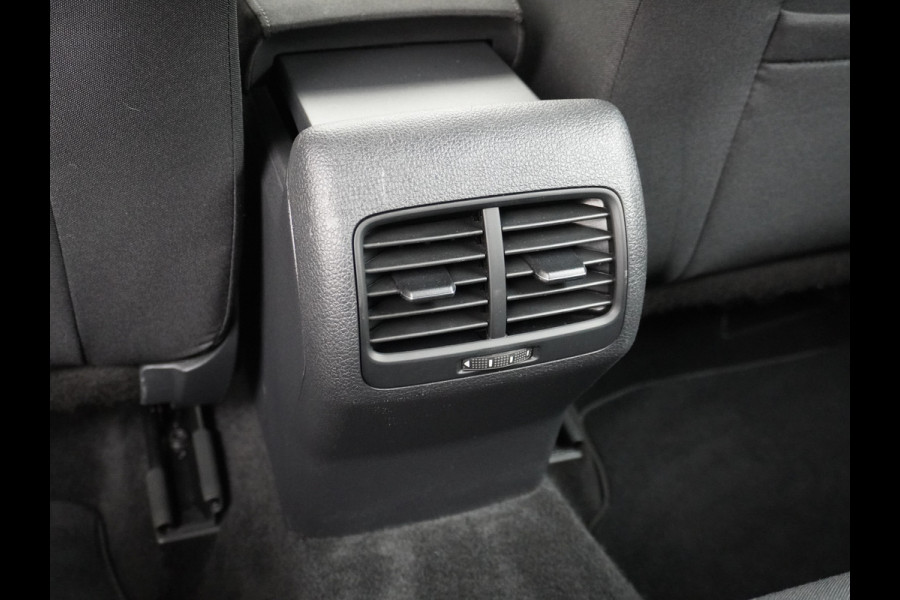 Volkswagen e-Golf AUT. Adaptive Cruise Apple Carplay Android Navi Climatronic Pdc Led Regen-Lichtsensor 36kWh Bluetooth Car-Net App-Connect E-DITION 1e Eigenaar
