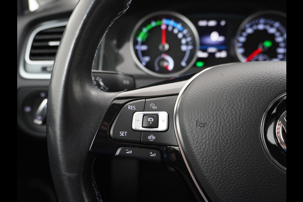 Volkswagen e-Golf AUT. Adaptive Cruise Apple Carplay Android Navi Climatronic Pdc Led Regen-Lichtsensor 36kWh Bluetooth Car-Net App-Connect E-DITION 1e Eigenaar