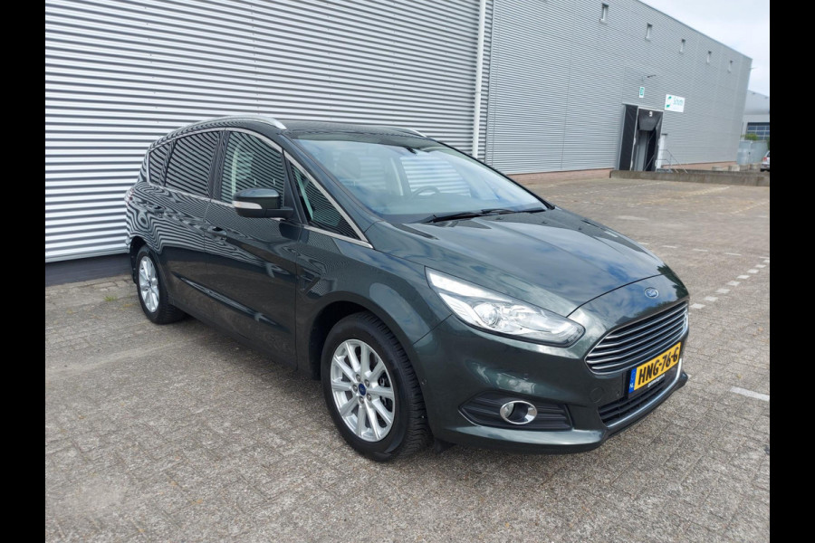 Ford S-Max 1.5 Titanium, airco,trekhaak,navigatie,stoelverwarming,parkeersensoren,