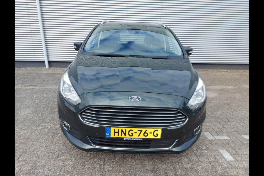 Ford S-Max 1.5 Titanium, airco,trekhaak,navigatie,stoelverwarming,parkeersensoren,
