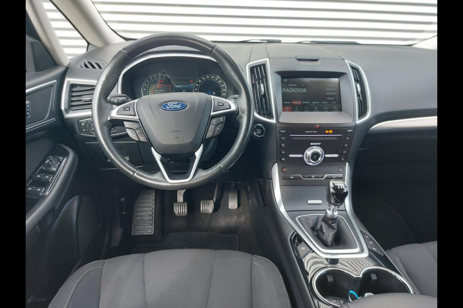Ford S-Max 1.5 Titanium, airco,trekhaak,navigatie,stoelverwarming,parkeersensoren,