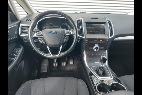Ford S-Max 1.5 Titanium, airco,trekhaak,navigatie,stoelverwarming,parkeersensoren,