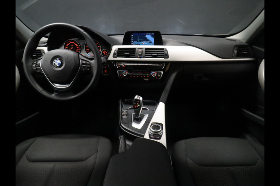BMW 3 Serie 318i Executive [LED, NAVIGATIE, CRUISE CONTROL, CLIMATE CONTROL, PDC ACHTER, BLUETOOTH TELEFOONVOORBEREIDING, NAVIGATIE, NIEUWSTAAT]
