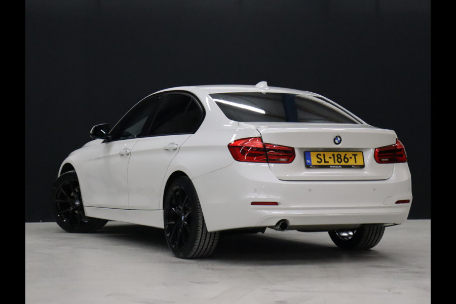 BMW 3 Serie 318i Executive [LED, NAVIGATIE, CRUISE CONTROL, CLIMATE CONTROL, PDC ACHTER, BLUETOOTH TELEFOONVOORBEREIDING, NAVIGATIE, NIEUWSTAAT]