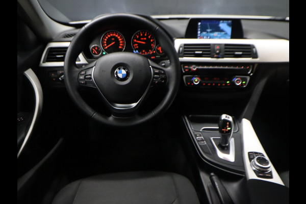 BMW 3 Serie 318i Executive [LED, NAVIGATIE, CRUISE CONTROL, CLIMATE CONTROL, PDC ACHTER, BLUETOOTH TELEFOONVOORBEREIDING, NAVIGATIE, NIEUWSTAAT]