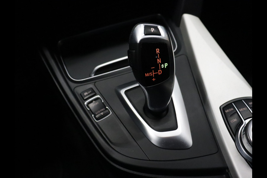 BMW 3 Serie 318i Executive [LED, NAVIGATIE, CRUISE CONTROL, CLIMATE CONTROL, PDC ACHTER, BLUETOOTH TELEFOONVOORBEREIDING, NAVIGATIE, NIEUWSTAAT]