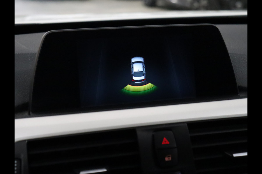 BMW 3 Serie 318i Executive [LED, NAVIGATIE, CRUISE CONTROL, CLIMATE CONTROL, PDC ACHTER, BLUETOOTH TELEFOONVOORBEREIDING, NAVIGATIE, NIEUWSTAAT]