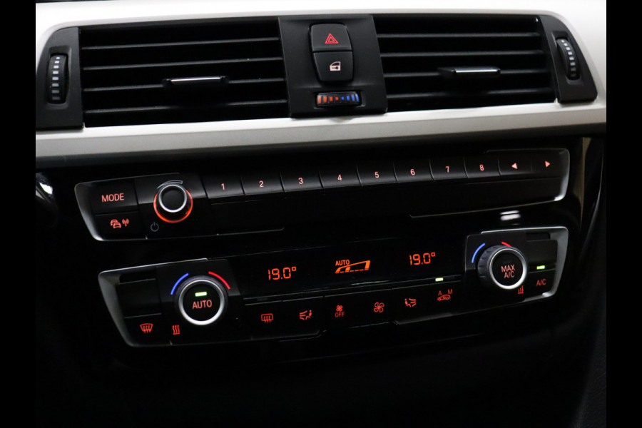 BMW 3 Serie 318i Executive [LED, NAVIGATIE, CRUISE CONTROL, CLIMATE CONTROL, PDC ACHTER, BLUETOOTH TELEFOONVOORBEREIDING, NAVIGATIE, NIEUWSTAAT]