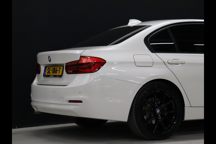 BMW 3 Serie 318i Executive [LED, NAVIGATIE, CRUISE CONTROL, CLIMATE CONTROL, PDC ACHTER, BLUETOOTH TELEFOONVOORBEREIDING, NAVIGATIE, NIEUWSTAAT]