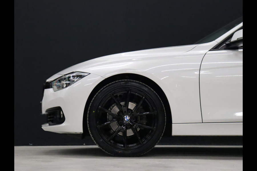 BMW 3 Serie 318i Executive [LED, NAVIGATIE, CRUISE CONTROL, CLIMATE CONTROL, PDC ACHTER, BLUETOOTH TELEFOONVOORBEREIDING, NAVIGATIE, NIEUWSTAAT]