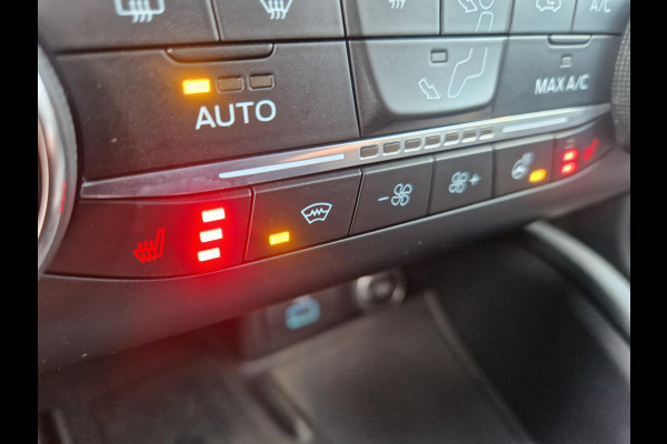 Ford Kuga 2.5 PHEV ST-Line X | Wegklapbare Trekhaak (Elektrisch bedienbaar | 19 inch velgen| Adaptive cruise control | Winter Pack | Dode hoek | Camera voor en achter