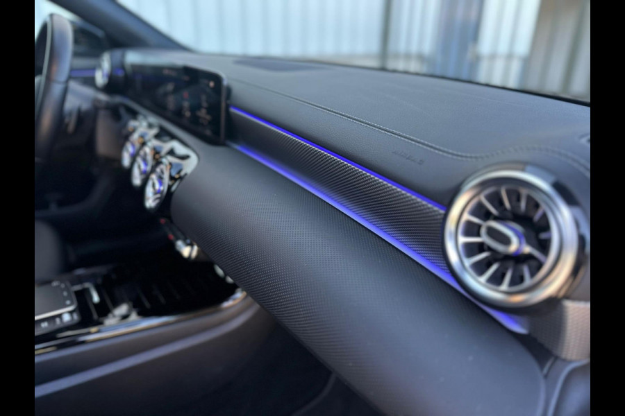 Mercedes-Benz CLA-Klasse Shooting Brake 180 Business Solution Luxury, panoramadak, leder, sfeerverlichting, 1e eigenaar, nl nap