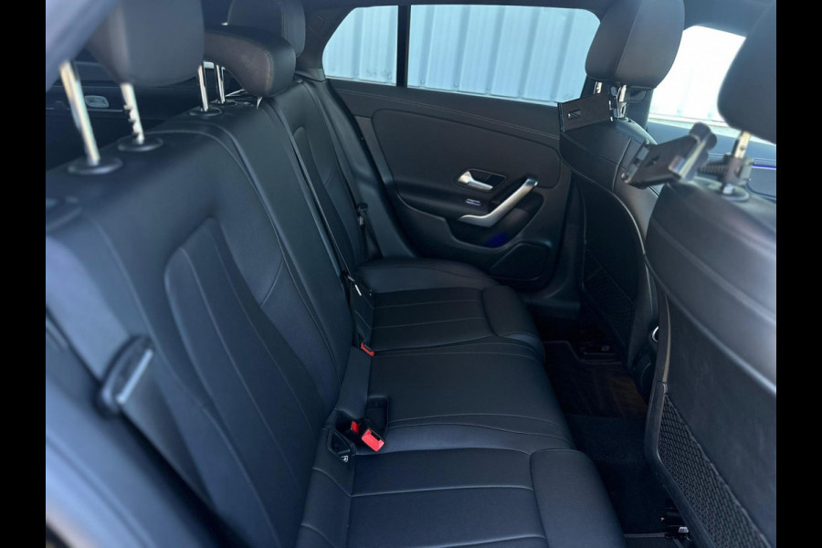 Mercedes-Benz CLA-Klasse Shooting Brake 180 Business Solution Luxury, panoramadak, leder, sfeerverlichting, 1e eigenaar, nl nap
