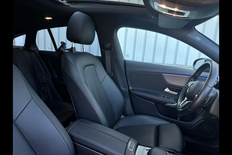 Mercedes-Benz CLA-Klasse Shooting Brake 180 Business Solution Luxury, panoramadak, leder, sfeerverlichting, 1e eigenaar, nl nap