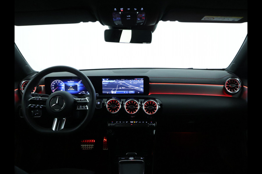 Mercedes-Benz CLA-Klasse Shooting Brake 250 e AMG Plug-In Hybride | 5 spaaks lichtmetalen velgen | Navigatie | Wide screen | Parking support met camera achter | Inclusief 24 maanden Mercedes-Benz Certified garantie voor Europa.