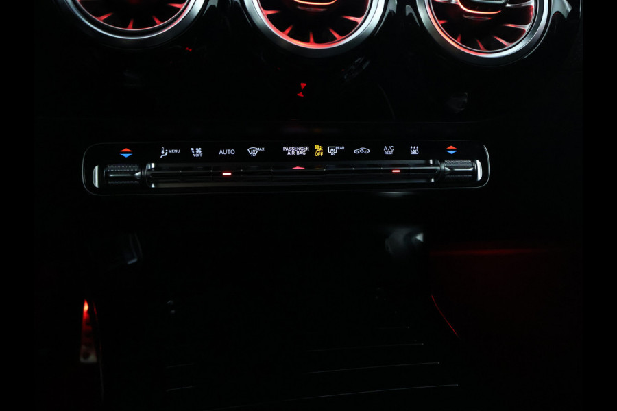 Mercedes-Benz CLA-Klasse Shooting Brake 250 e AMG Plug-In Hybride | 5 spaaks lichtmetalen velgen | Navigatie | Wide screen | Parking support met camera achter | Inclusief 24 maanden Mercedes-Benz Certified garantie voor Europa.