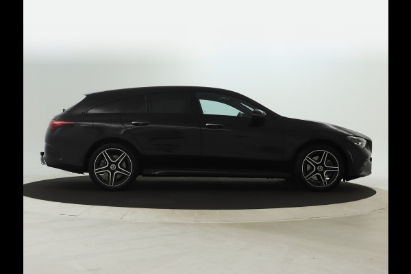 Mercedes-Benz CLA-Klasse Shooting Brake 250 e AMG Plug-In Hybride | 5 spaaks lichtmetalen velgen | Navigatie | Wide screen | Parking support met camera achter | Inclusief 24 maanden Mercedes-Benz Certified garantie voor Europa.