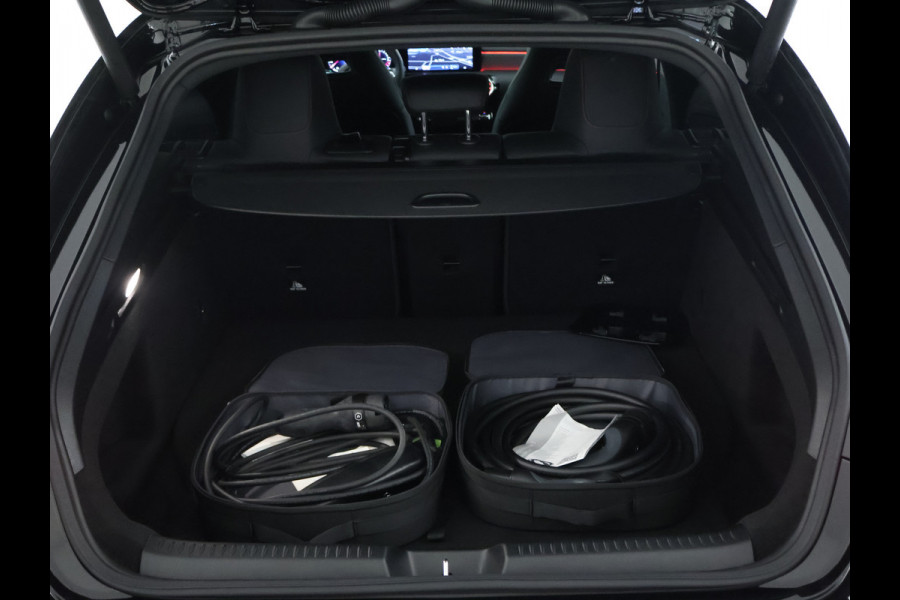 Mercedes-Benz CLA-Klasse Shooting Brake 250 e AMG Plug-In Hybride | 5 spaaks lichtmetalen velgen | Navigatie | Wide screen | Parking support met camera achter | Inclusief 24 maanden Mercedes-Benz Certified garantie voor Europa.