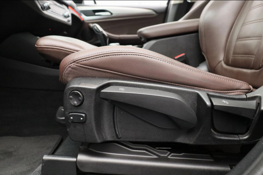 BMW X3 XDrive30e High Executive Pano/dak Head/up Sport/stoelen