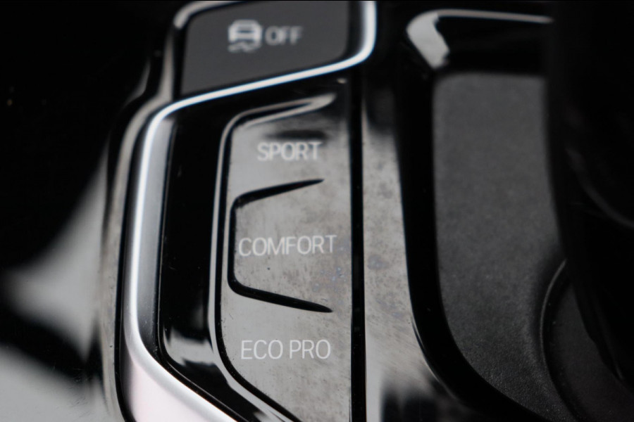 BMW X3 XDrive30e High Executive Pano/dak Head/up Sport/stoelen