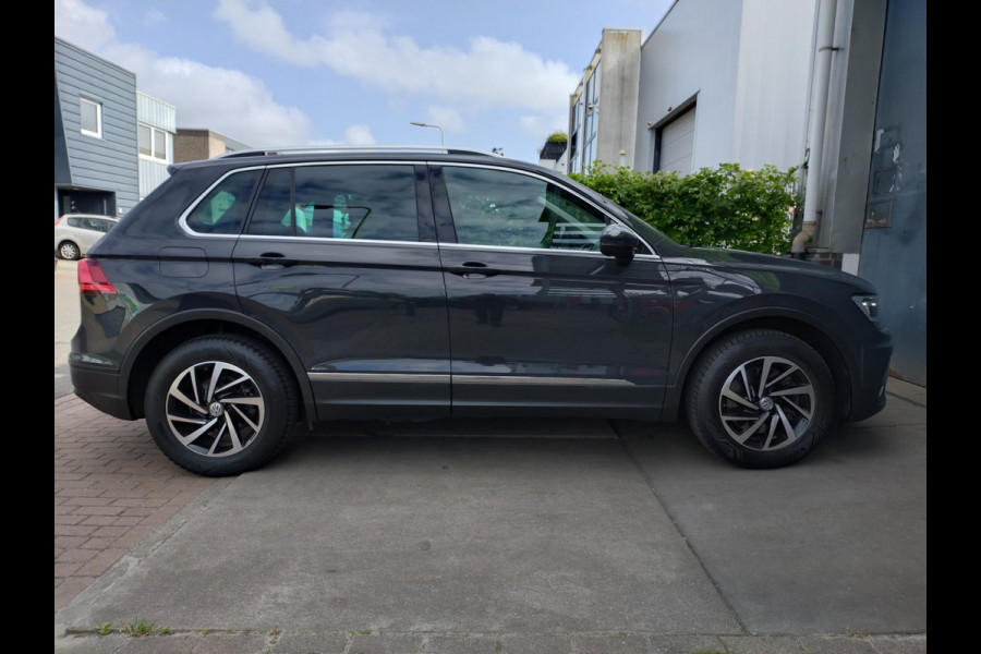 Volkswagen Tiguan 2.0 TSI 4Motion Highline Business R digitaal cockpit