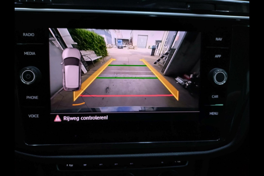 Volkswagen Tiguan 2.0 TSI 4Motion Highline Business R digitaal cockpit