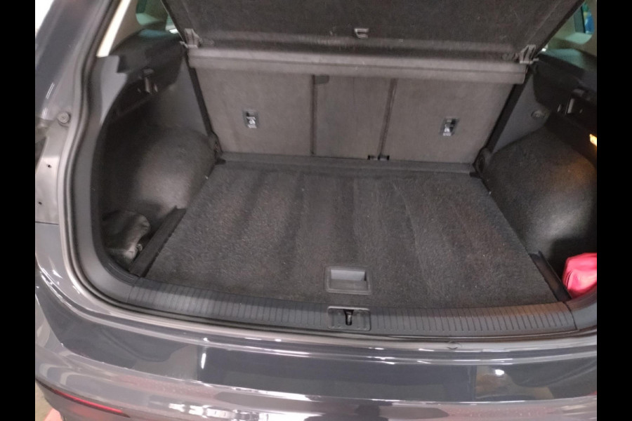 Volkswagen Tiguan 2.0 TSI 4Motion Highline Business R digitaal cockpit
