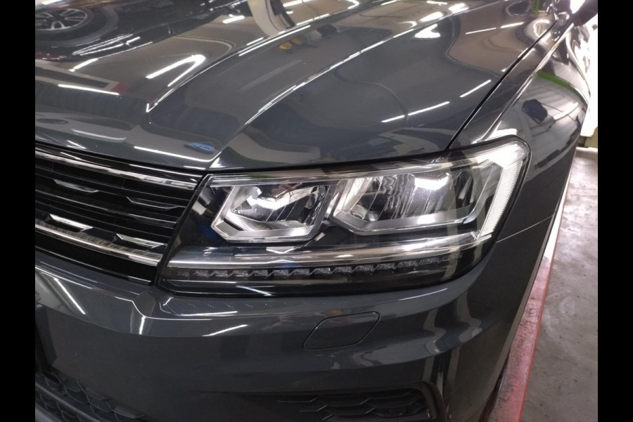 Volkswagen Tiguan 2.0 TSI 4Motion Highline Business R digitaal cockpit