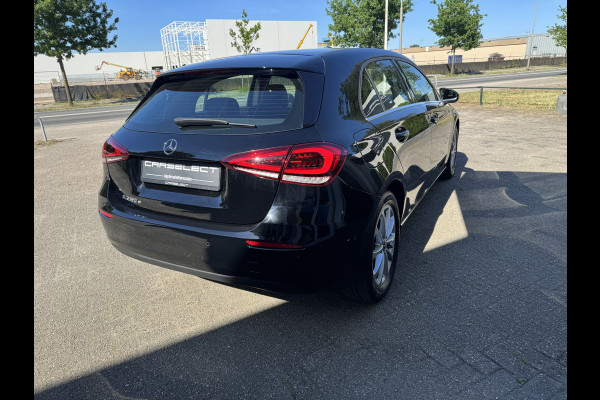 Mercedes-Benz A-Klasse 250 e Camera, trekhaak, Climaat Control,DAB-tuner, Navigatie .Neem contact op en we maken een afspraak!