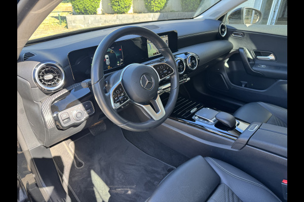 Mercedes-Benz A-Klasse 250 e Camera, trekhaak, Climaat Control,DAB-tuner, Navigatie .Neem contact op en we maken een afspraak!