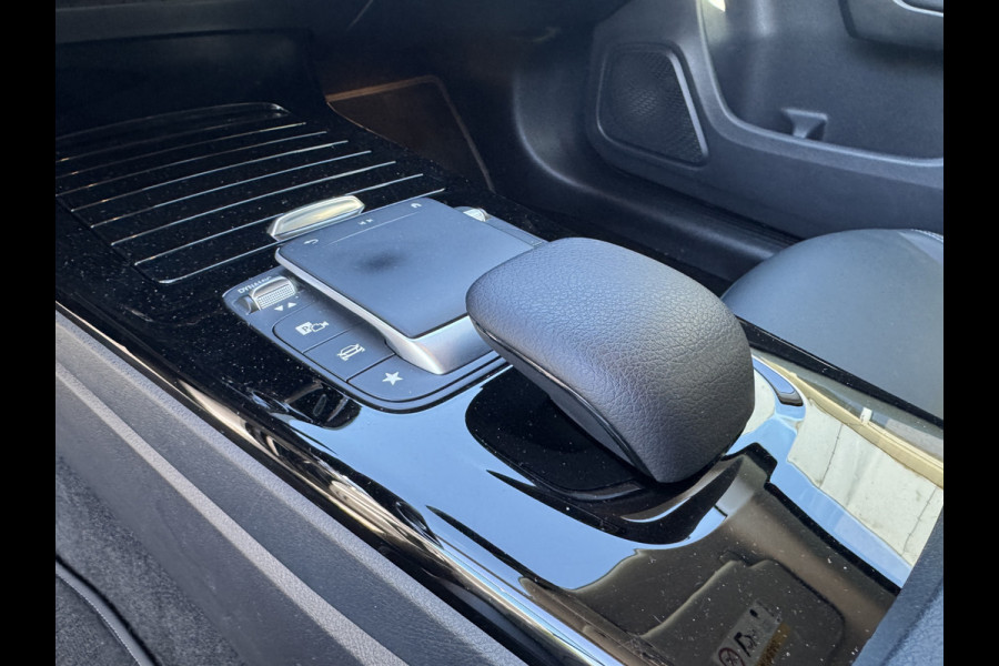 Mercedes-Benz A-Klasse 250 e Camera, trekhaak, Climaat Control,DAB-tuner, Navigatie .Neem contact op en we maken een afspraak!