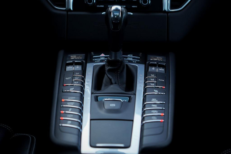 Porsche Macan 3.0 GTS / Pano / Leder / Luchtvering / NL Auto / 21''