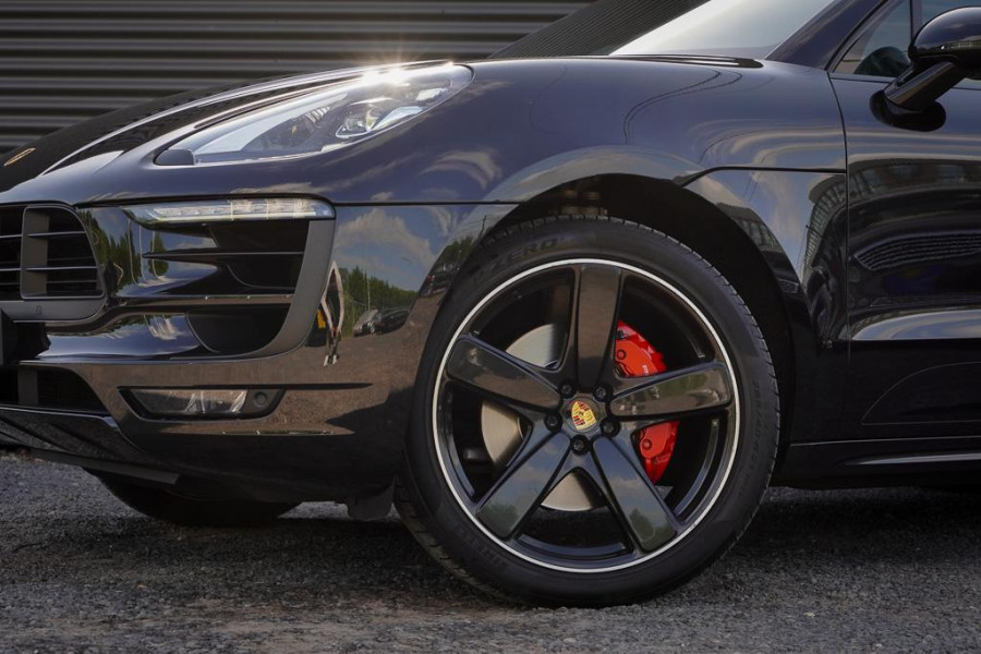 Porsche Macan 3.0 GTS / Pano / Leder / Luchtvering / NL Auto / 21''