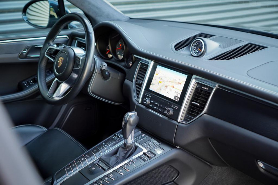 Porsche Macan 3.0 GTS / Pano / Leder / Luchtvering / NL Auto / 21''
