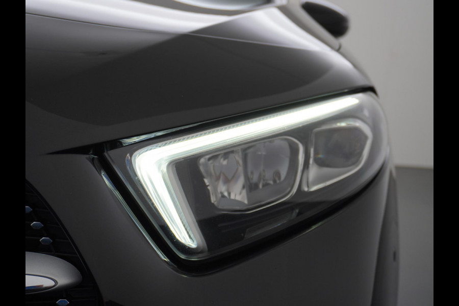 Mercedes-Benz A-Klasse 200 Business Solution AMG PANO | AMBILIGHT | CAMERA | RIJKLAAR INCL. 12 MND. BOVAGGARANTIE