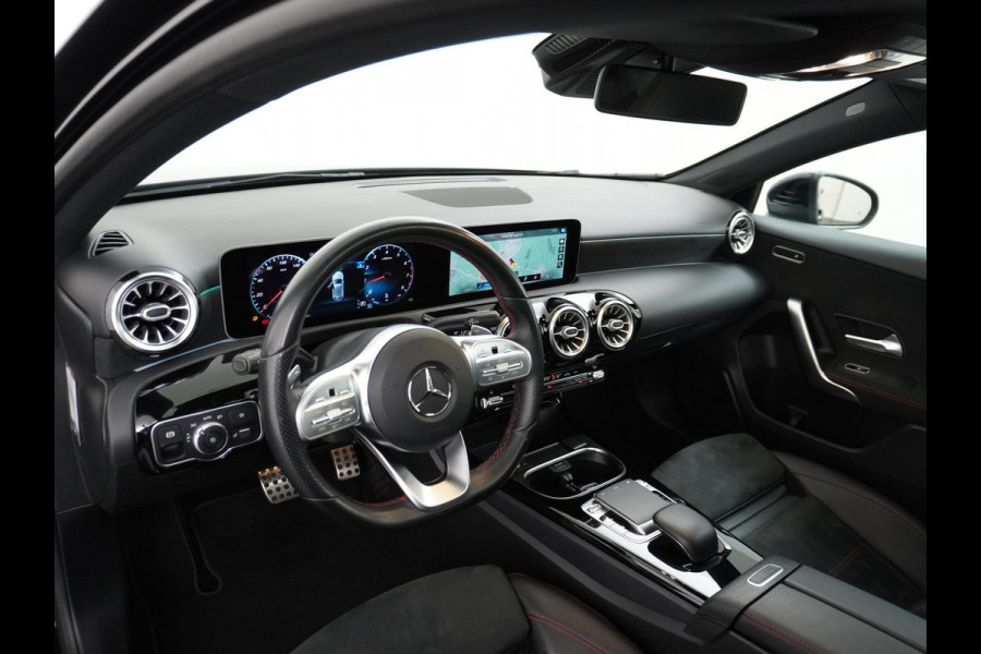 Mercedes-Benz A-Klasse 200 Business Solution AMG PANO | AMBILIGHT | CAMERA | RIJKLAAR INCL. 12 MND. BOVAGGARANTIE