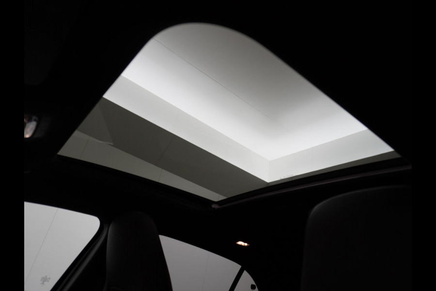 Mercedes-Benz A-Klasse 200 Business Solution AMG PANO | AMBILIGHT | CAMERA | RIJKLAAR INCL. 12 MND. BOVAGGARANTIE