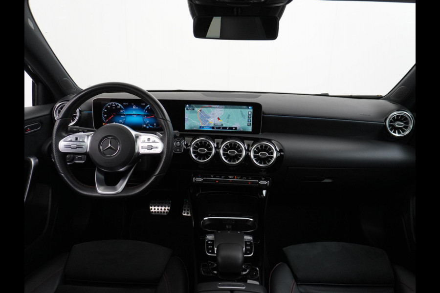 Mercedes-Benz A-Klasse 200 Business Solution AMG PANO | AMBILIGHT | CAMERA | RIJKLAAR INCL. 12 MND. BOVAGGARANTIE