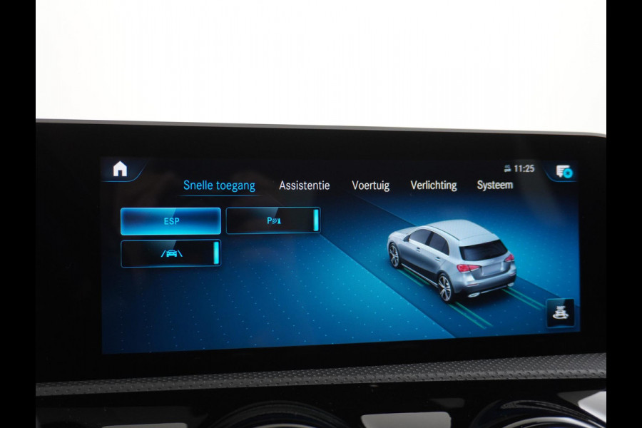 Mercedes-Benz A-Klasse 200 Business Solution AMG PANO | AMBILIGHT | CAMERA | RIJKLAAR INCL. 12 MND. BOVAGGARANTIE