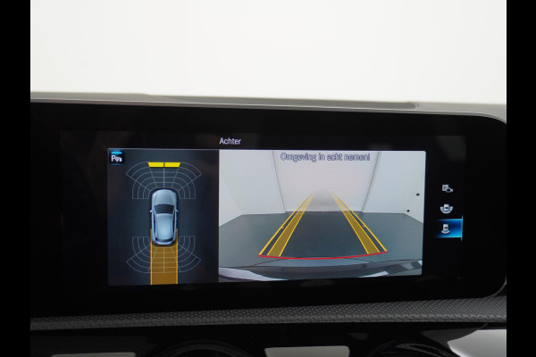 Mercedes-Benz A-Klasse 200 Business Solution AMG PANO | AMBILIGHT | CAMERA | RIJKLAAR INCL. 12 MND. BOVAGGARANTIE