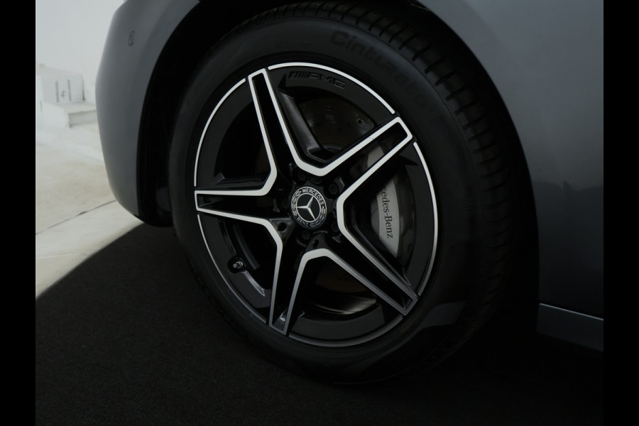 Mercedes-Benz E-Klasse Estate 300 e AMG Plug-In Hybride | AMG Line | Night Pakket | Schuif-Kanteldak | Rij-assistentiepakket Plus | Spiegel Pakket | Inclusief 24 maanden MB Certified garantie voor Europa.