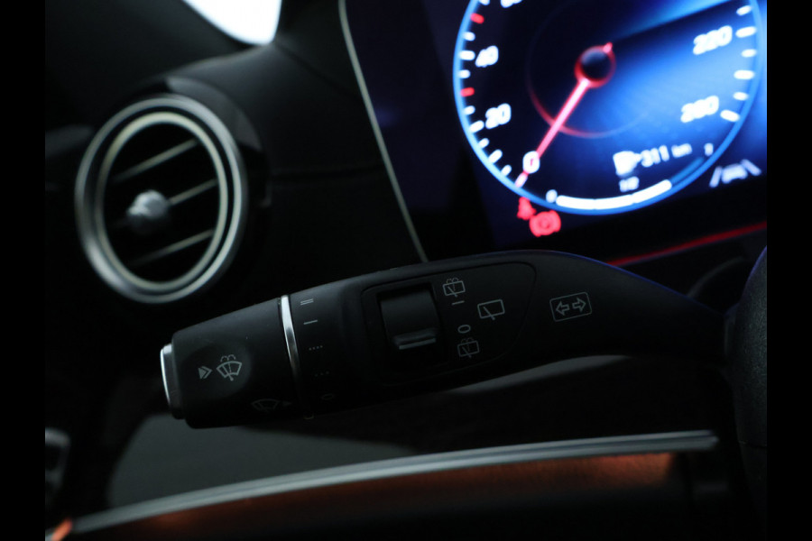 Mercedes-Benz E-Klasse Estate 300 e AMG Plug-In Hybride | AMG Line | Night Pakket | Schuif-Kanteldak | Rij-assistentiepakket Plus | Spiegel Pakket | Inclusief 24 maanden MB Certified garantie voor Europa.