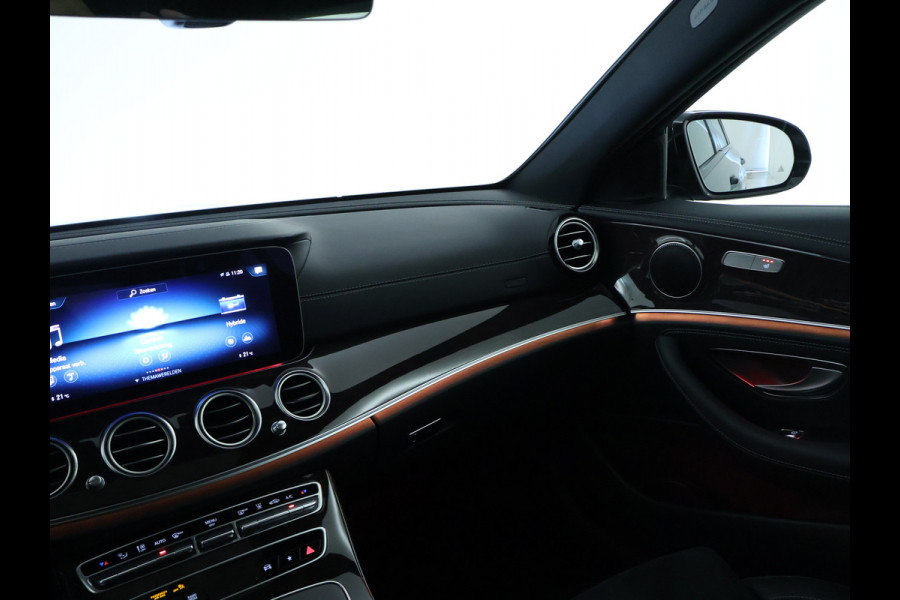 Mercedes-Benz E-Klasse Estate 300 e AMG Plug-In Hybride | AMG Line | Night Pakket | Schuif-Kanteldak | Rij-assistentiepakket Plus | Spiegel Pakket | Inclusief 24 maanden MB Certified garantie voor Europa.
