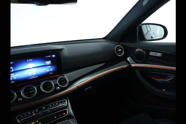 Mercedes-Benz E-Klasse Estate 300 e AMG Plug-In Hybride | AMG Line | Night Pakket | Schuif-Kanteldak | Rij-assistentiepakket Plus | Spiegel Pakket | Inclusief 24 maanden MB Certified garantie voor Europa.