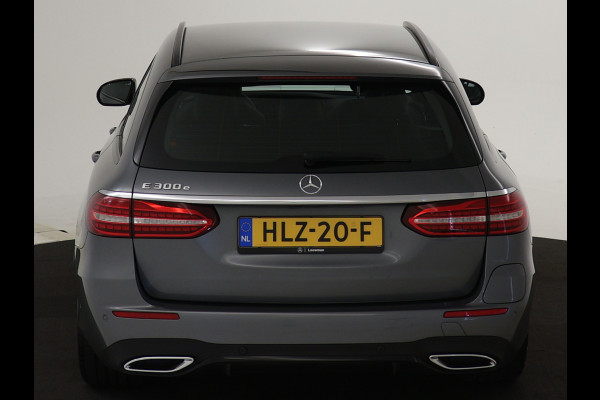 Mercedes-Benz E-Klasse Estate 300 e AMG Plug-In Hybride | AMG Line | Night Pakket | Schuif-Kanteldak | Rij-assistentiepakket Plus | Spiegel Pakket | Inclusief 24 maanden MB Certified garantie voor Europa.